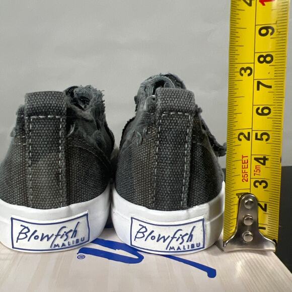 NWT Blowfish Malibu Gray Camo Canvas Kids Size 12 - Picture 4 of 9